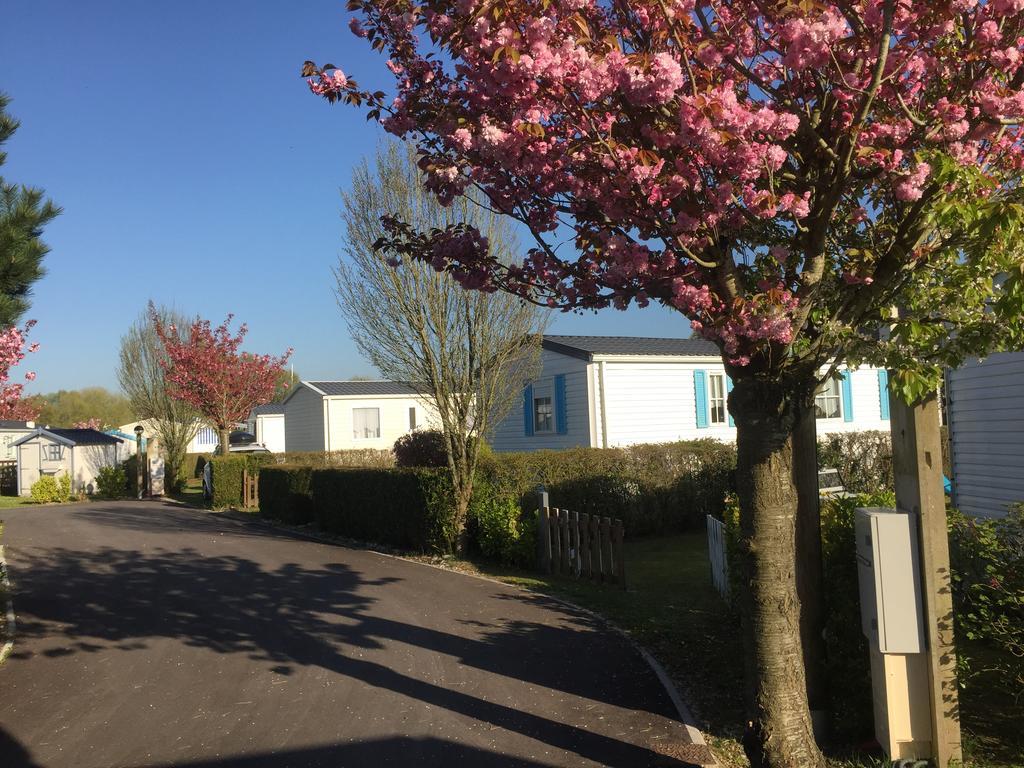 Camping Caravaning Les Cerisiers Berck Sur Mer Verton Eksteriør billede