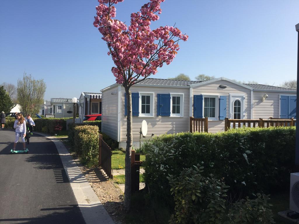 Camping Caravaning Les Cerisiers Berck Sur Mer Verton Eksteriør billede